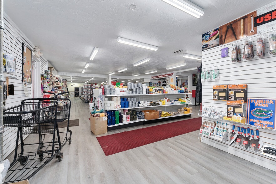 More Photos Of 17313 NE US Highway 301, Waldo Freestanding For Lease