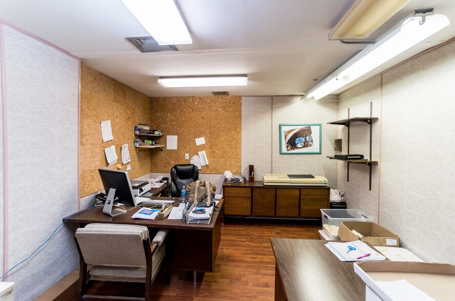 More Photos Of 3149 W Hallandale Beach Blvd, Hallandale Warehouse For Lease