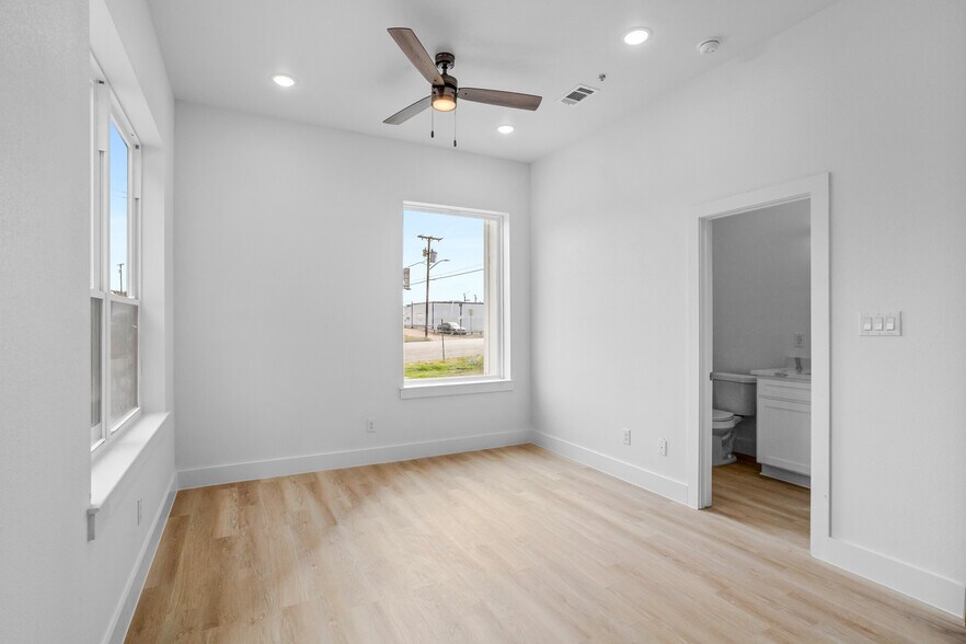 More Photos Of , Fort Worth Multifamily For Sale