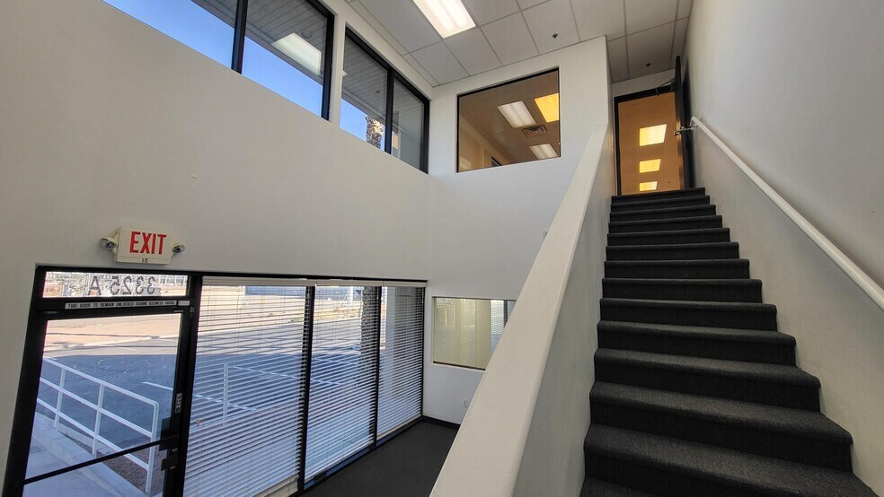 More Photos Of 3325-3326 W Oquendo Rd, Las Vegas Warehouse For Lease