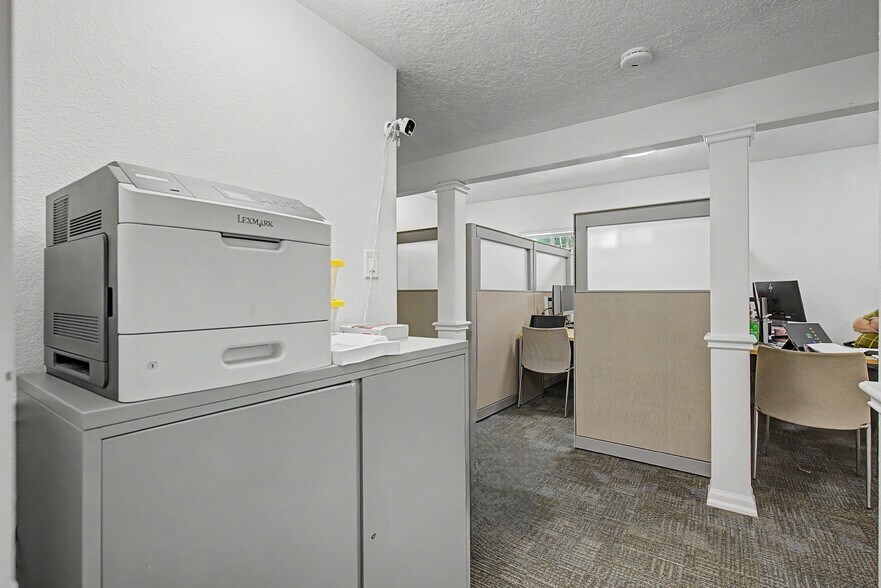 More Photos Of 1614 Holland St, Houston Office For Sale