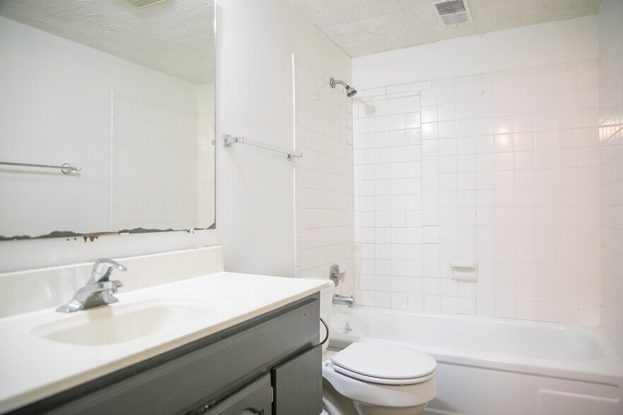 More Photos Of 4206 Frances St, Omaha Apartments For Sale