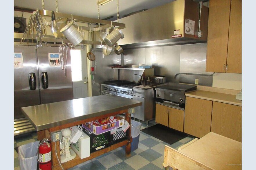 More Photos Of 22 Atlantic Ave, Brewer Manufacturing For Sale