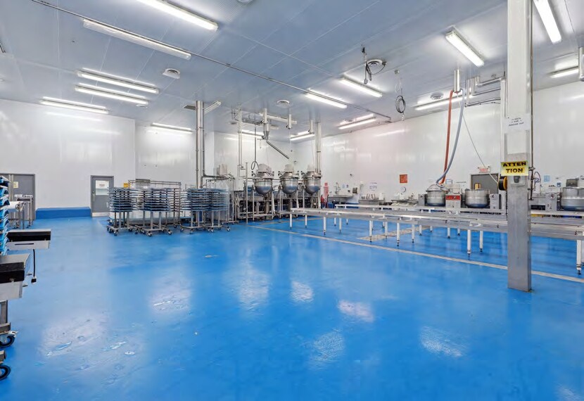 More Photos Of 2090 Rue Bombardier, Ste-Julie Warehouse For Sale