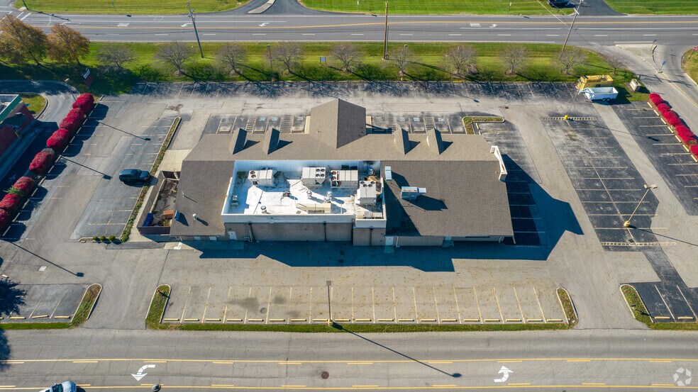 More Photos Of 3710 W Dublin Granville Rd, Columbus Restaurant For Lease