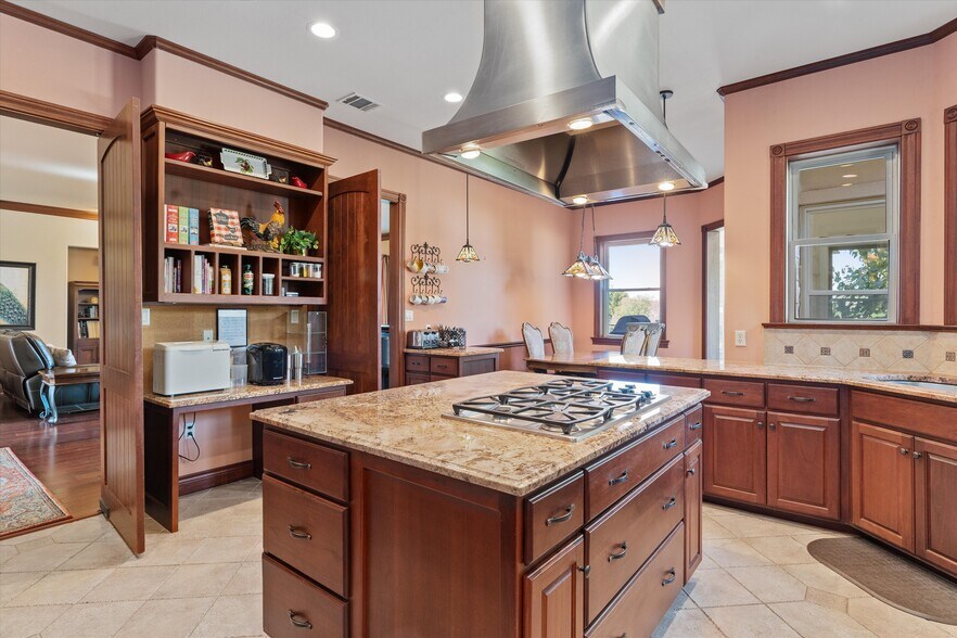 More Photos Of 1092 FM 3000, Elgin Specialty For Sale
