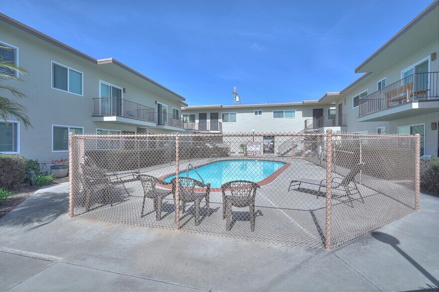 More Photos Of 561 Park Way, Chula Vista Apartments For Sale