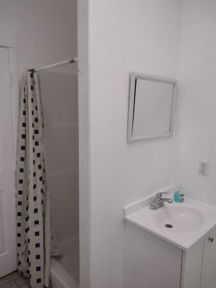 More Photos Of 126 S Dixie Blvd, Odessa Office For Sale