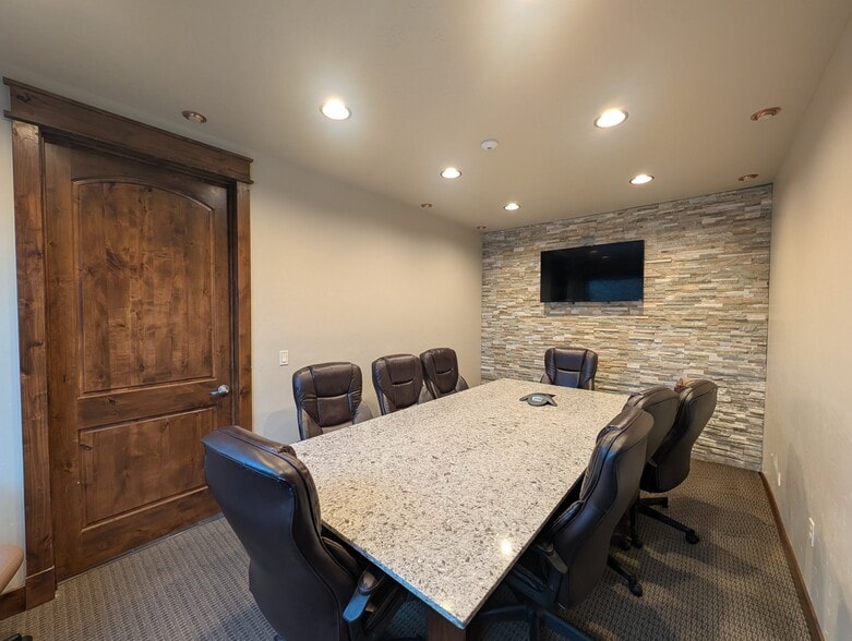More Photos Of 2680 S Eagle Rd, Meridian Medical For Lease