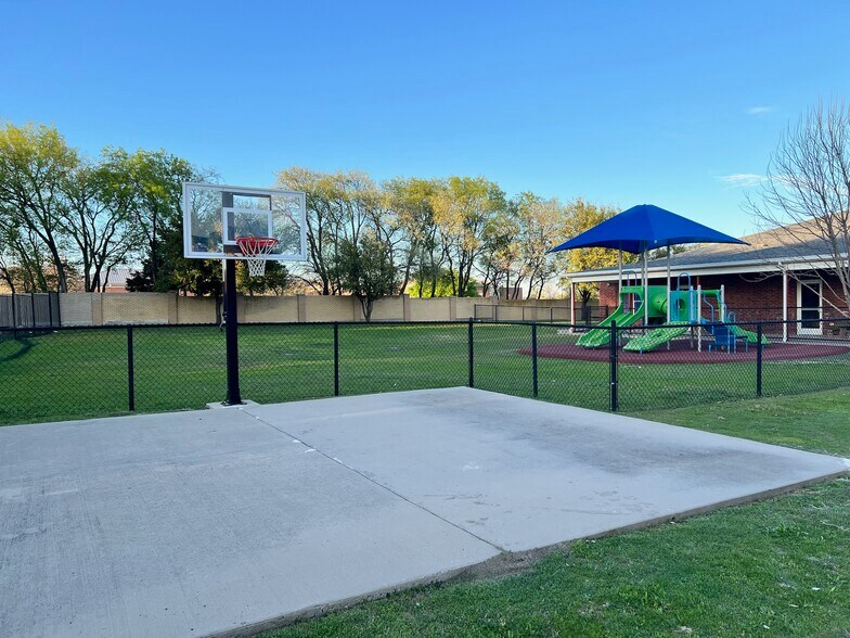 More Photos Of 11955 Coit Rd, Frisco Daycare Center For Sale