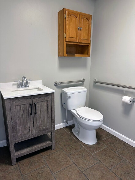 More Photos Of 4510 S Main St, Acworth Freestanding For Lease