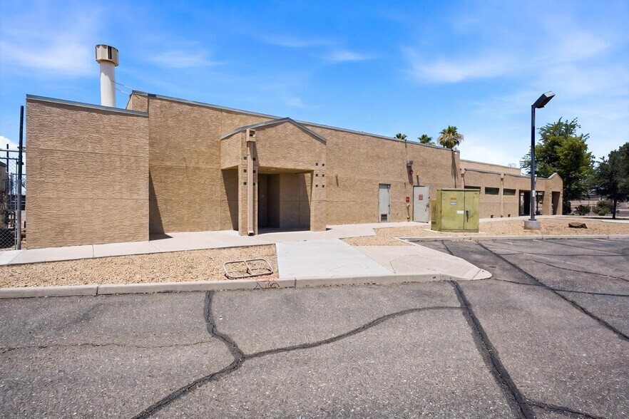More Photos Of 4011 N 51st Ave, Phoenix Medical For Sale