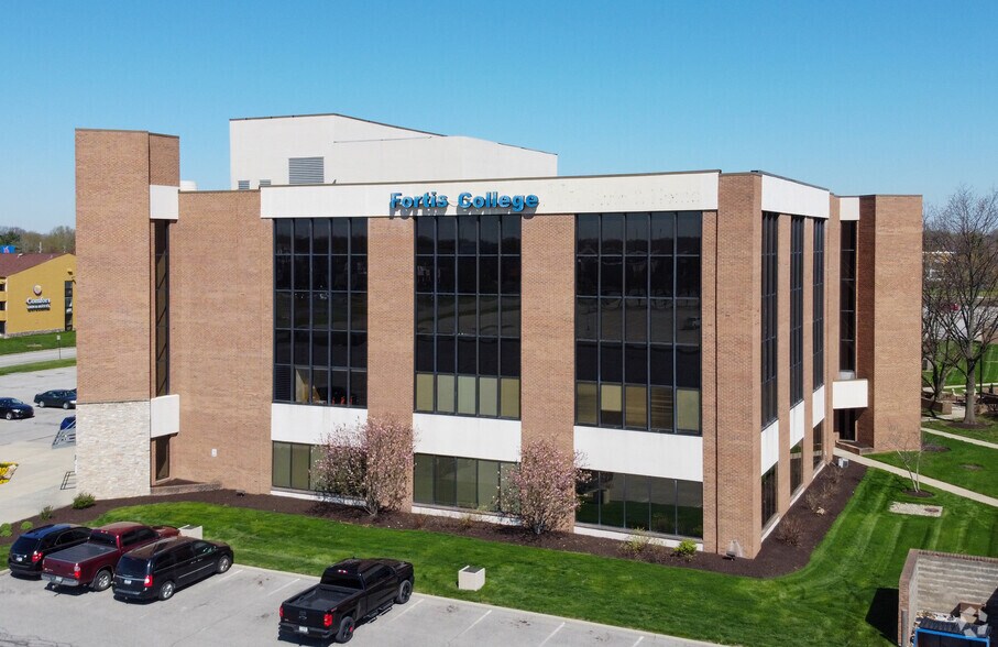 More Photos Of 9001 N Wesleyan Rd, Indianapolis Office For Lease