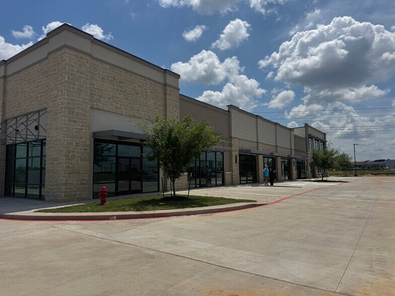 Primary Photo Of 4569 Magnolia Village Dr, Magnolia Storefront For Lease