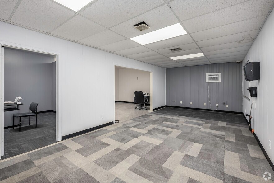 More Photos Of 900 F St, West Sacramento Truck Terminal For Sale