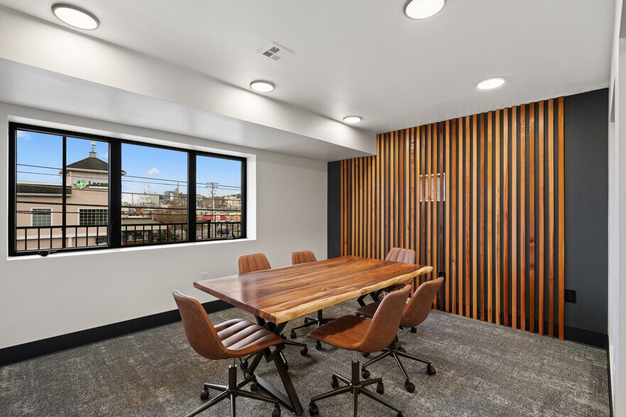 More Photos Of 222 NE Everett St, Camas Storefront Retail Office For Lease