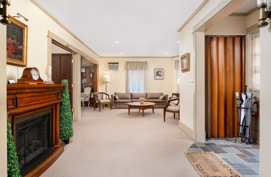 More Photos Of 94 E Montauk Hwy, Hampton Bays General Retail For Sale