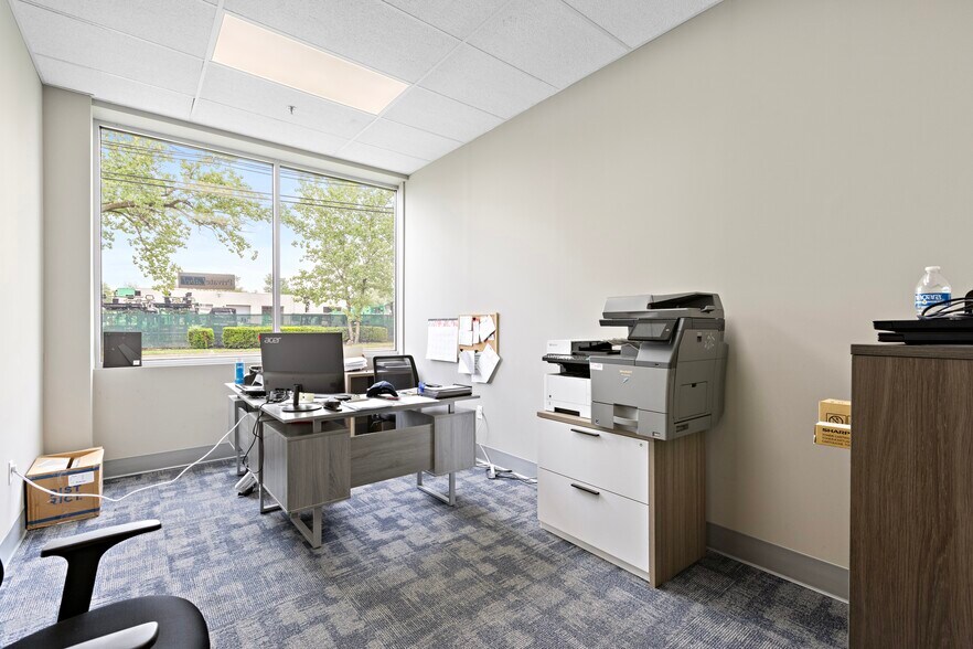 More Photos Of 178 Commerce Rd, Carlstadt Manufacturing For Sale