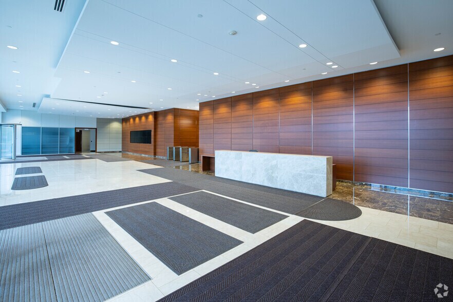 More Photos Of 231 N Martingale Rd, Schaumburg Office For Lease