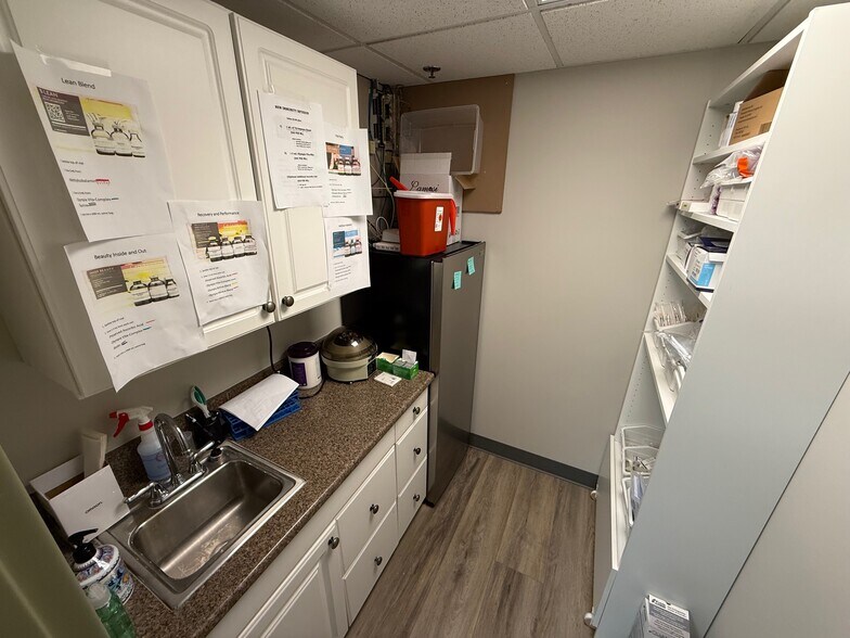 More Photos Of 303 N 2nd St, St Charles Office For Lease