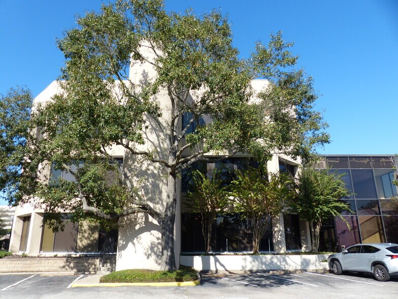 More Photos Of 1035 Dairy Ashford Rd, Houston Office For Lease