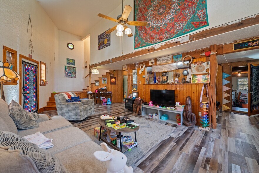 More Photos Of 501 Limestone Ln, Driftwood Specialty For Sale