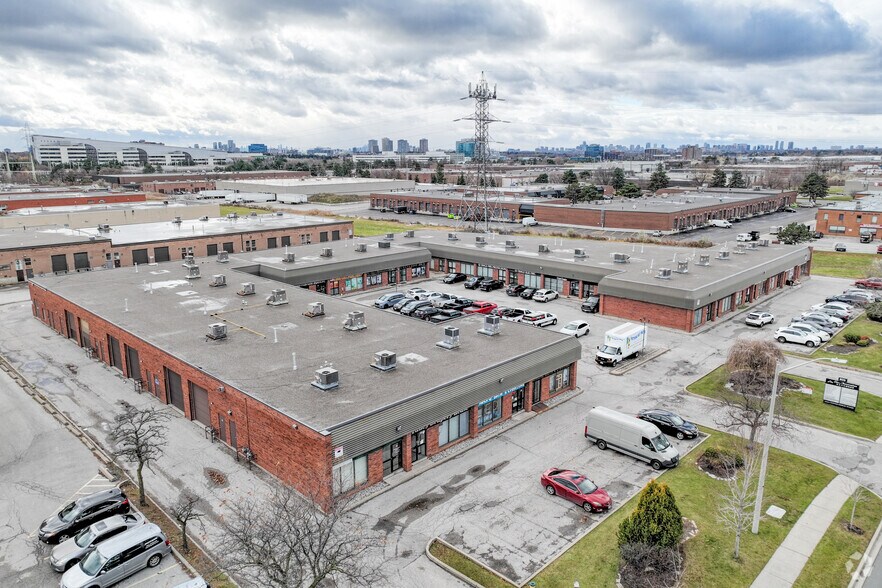 More Photos Of 825 Denison St, Markham Light Distribution For Lease