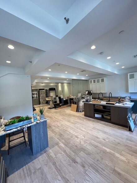 More Photos Of 44632 Guilford Dr, Ashburn Flex For Sale