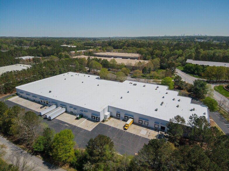 More Photos Of 7800 The Bluffs, Austell Distribution For Lease