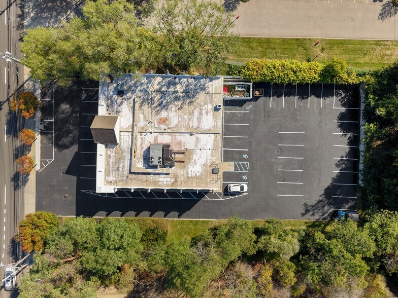 More Photos Of 308 W Main St, Smithtown Loft Creative Space For Lease