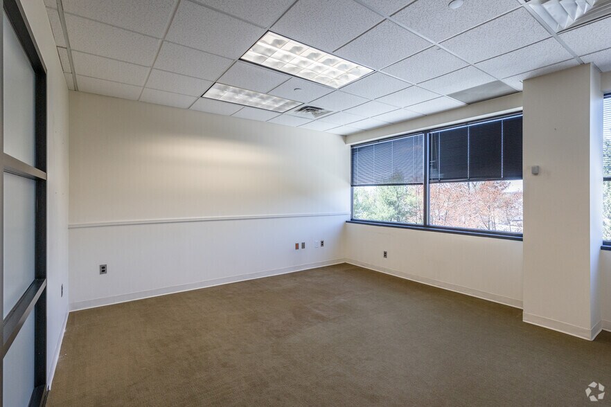 More Photos Of 218 Route 17 N, Rochelle Park Office For Lease