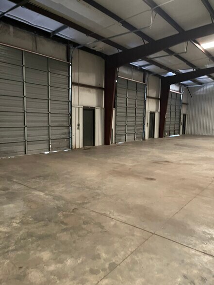 More Photos Of 30 Bridge Ct, Sumter Flex For Lease