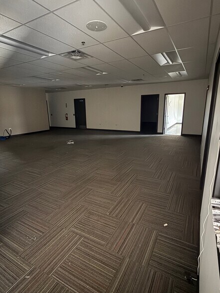 More Photos Of 934-942 Valley Creek Dr, Farmington General Retail For Lease