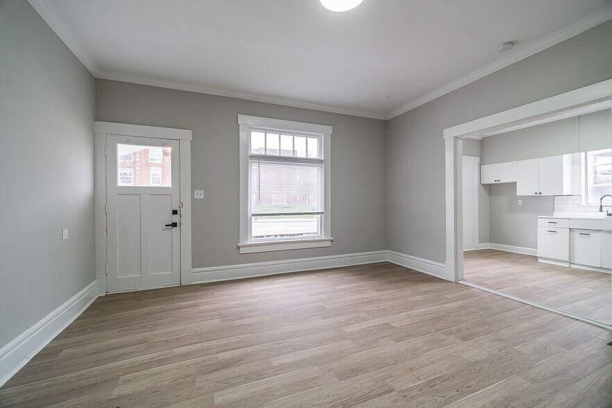 More Photos Of 16-20 W Park St, Westerville Apartments For Sale