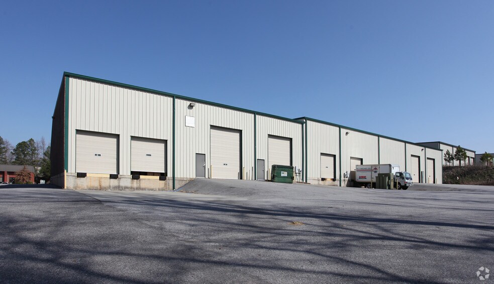 More Photos Of 1015 Union Center Dr, Alpharetta Flex For Lease