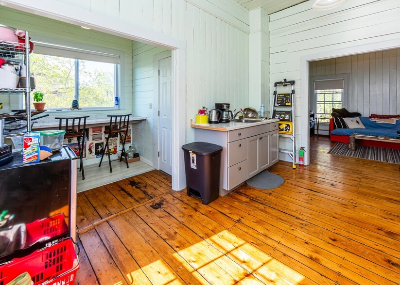 More Photos Of 1276 Surry Rd, Surry Freestanding For Sale