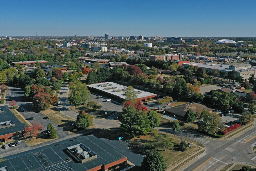 More Photos Of 2004 Fox Dr, Champaign Medical For Sale
