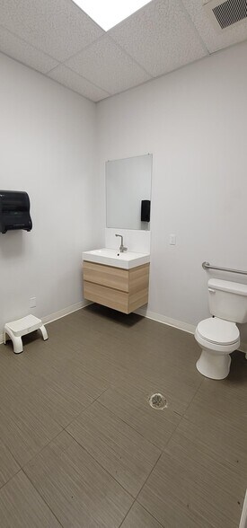 More Photos Of 1185 Franklin Blvd, Cambridge Warehouse For Lease