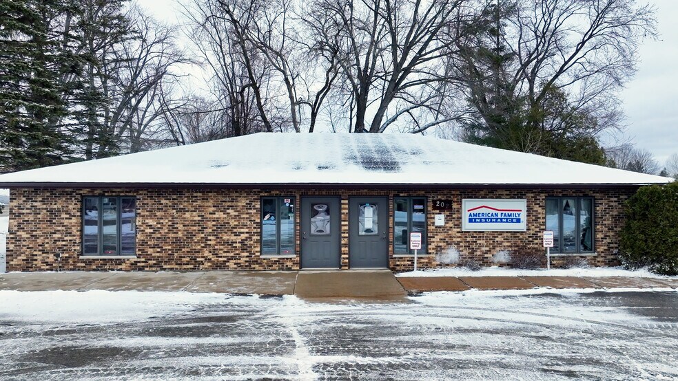 More Photos Of 200 S Cherry St, Wittenberg Medical For Sale