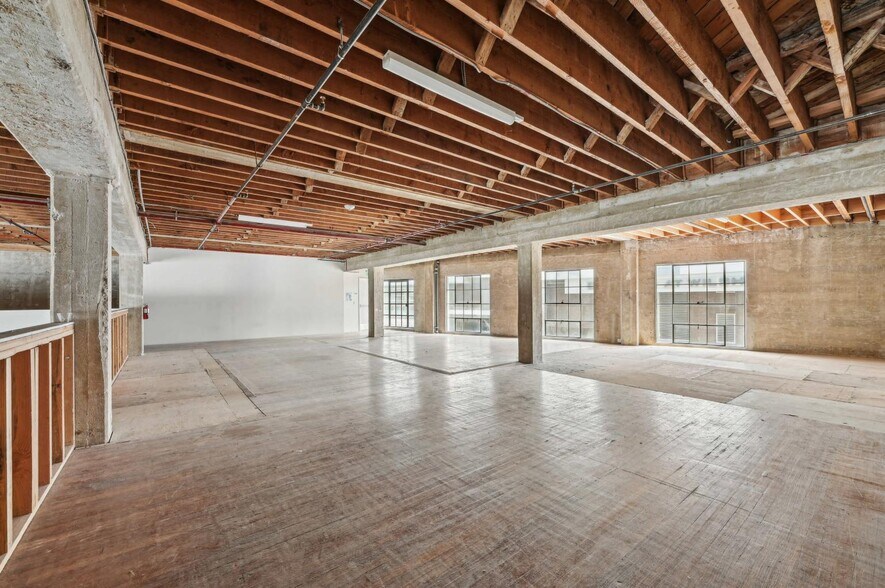 More Photos Of 5500-5528 Wilshire Blvd, Los Angeles Office For Lease