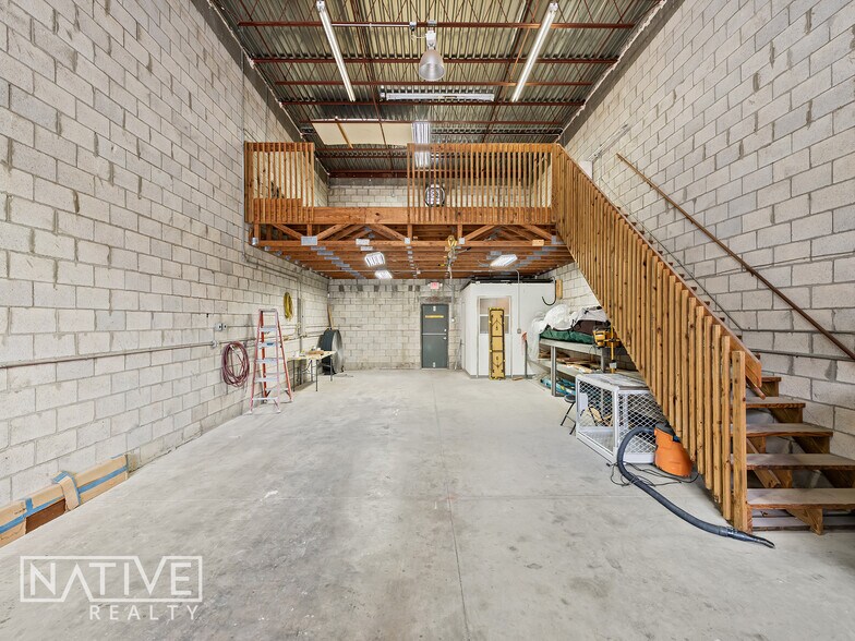 More Photos Of 2365 SW 34th St, Fort Lauderdale Warehouse For Sale