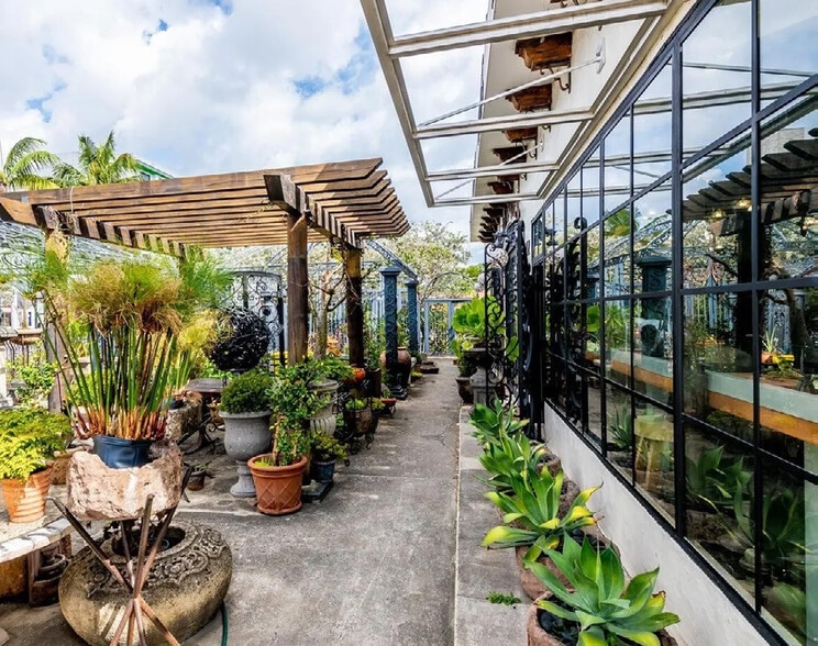 Primary Photo Of 102 N Federal Hwy, Dania Restaurant For Lease