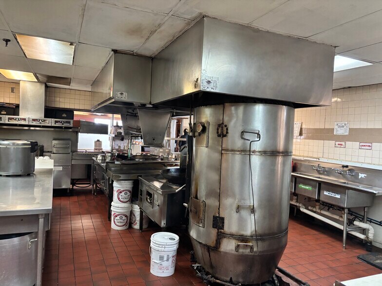 More Photos Of 3134 Prospect Ave, Kansas City Fast Food For Sale