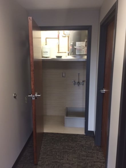 More Photos Of 4400 Portage St NW, North Canton Flex For Lease