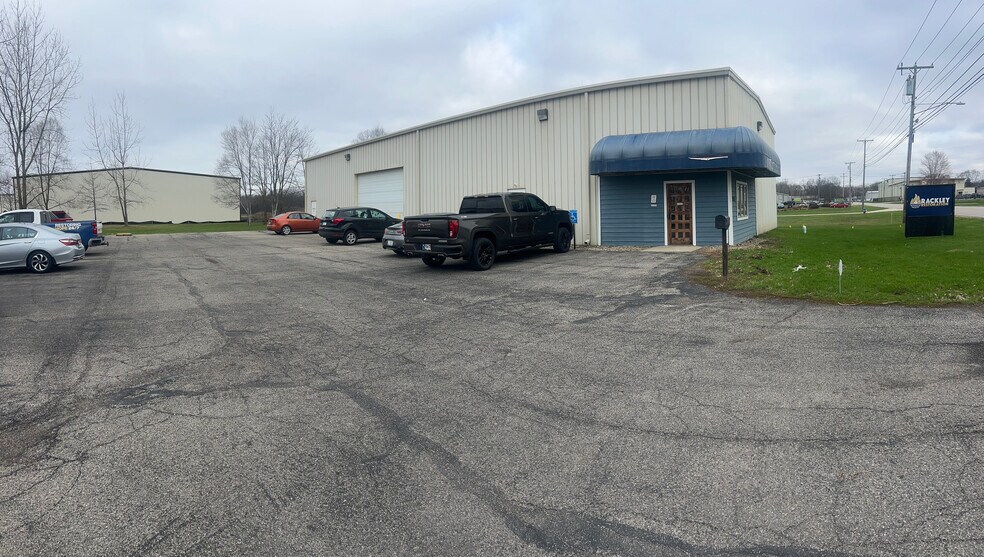 More Photos Of 3635 N Home St, Mishawaka Service For Lease