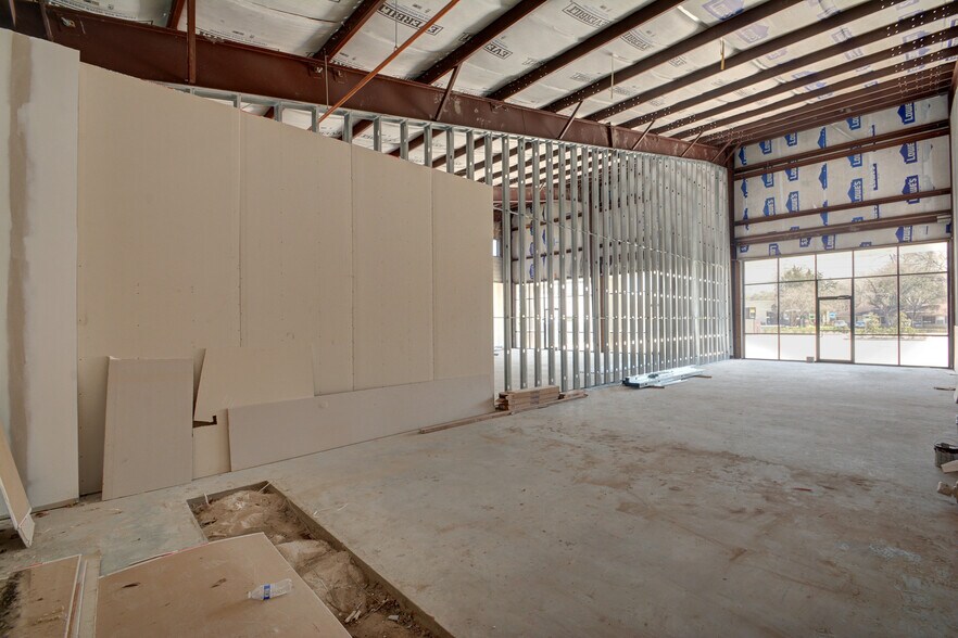 More Photos Of 2209 Blalock Rd, Houston Freestanding For Lease