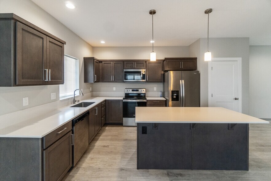 More Photos Of 17121 E Boone Ave, Spokane Valley Multifamily For Sale