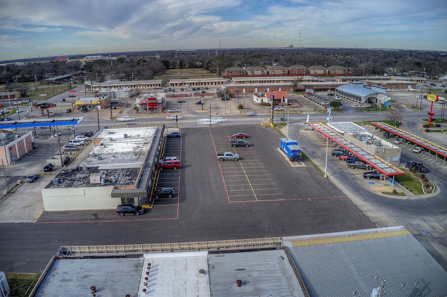 More Photos Of 6305 Wesley St, Greenville Freestanding For Sale