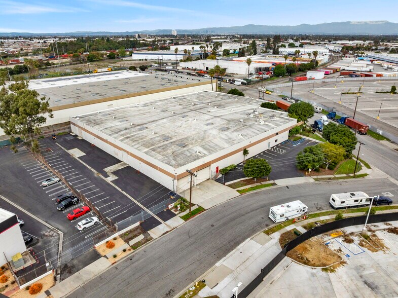 More Photos Of 18737 S Reyes Ave, East Rancho Dominguez Distribution For Sale