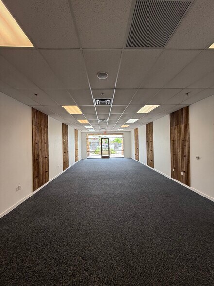 More Photos Of 28421 N Vistancia Blvd, Peoria General Retail For Lease